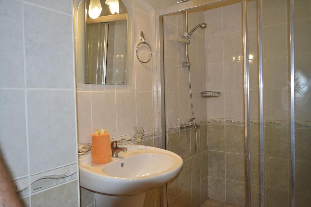 Julia Family Apartments Slăntjev Brjag Exteriör bild