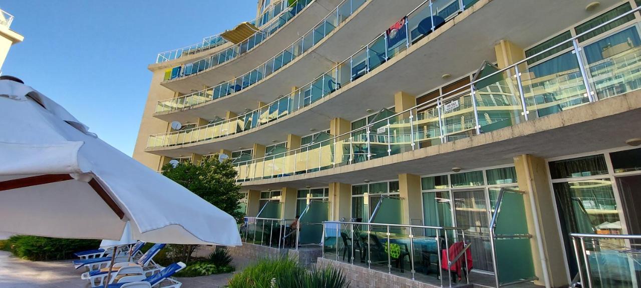 Julia Family Apartments Slăntjev Brjag Exteriör bild