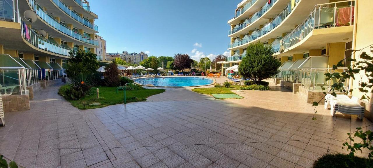Julia Family Apartments Slăntjev Brjag Exteriör bild