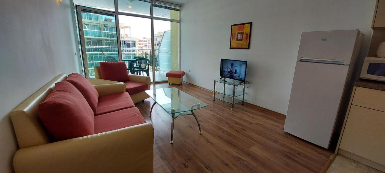 Julia Family Apartments Slăntjev Brjag Exteriör bild