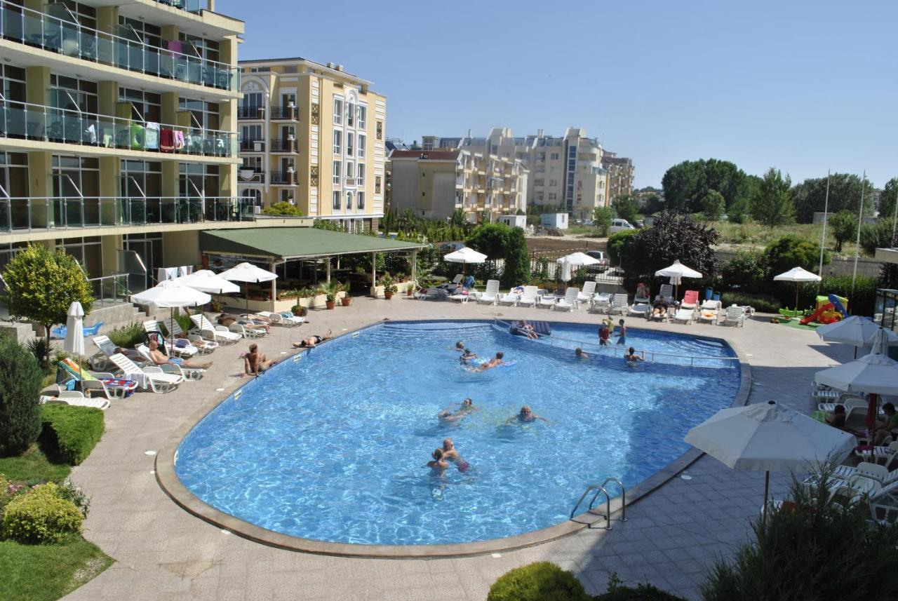 Julia Family Apartments Slăntjev Brjag Exteriör bild