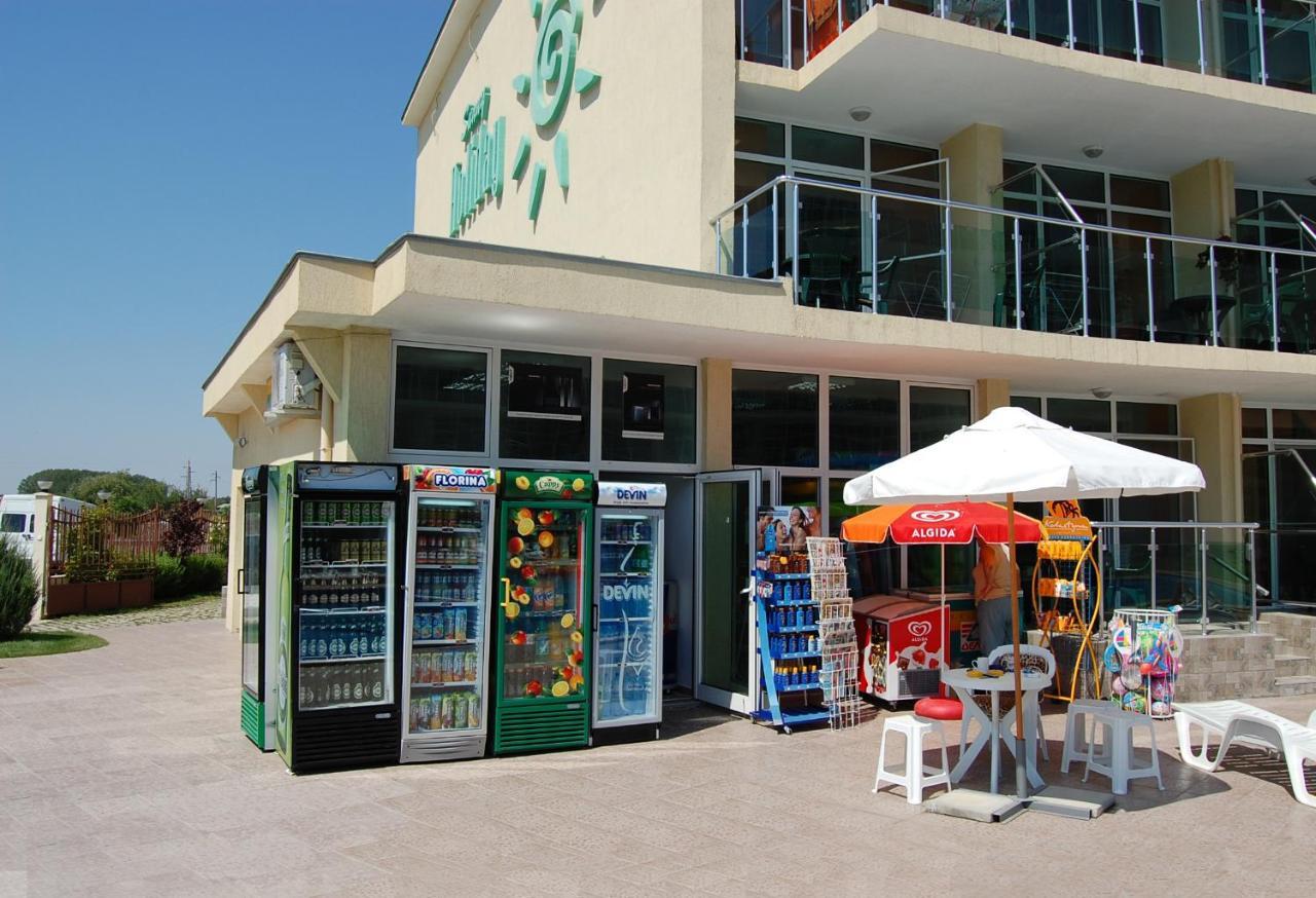 Julia Family Apartments Slăntjev Brjag Exteriör bild